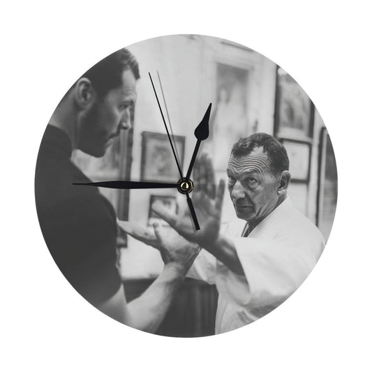 Round Wall Clock with Martial Arts Sparring Scene, Silent Decorative Clock for Living Room & Study (Diameter 25cm)