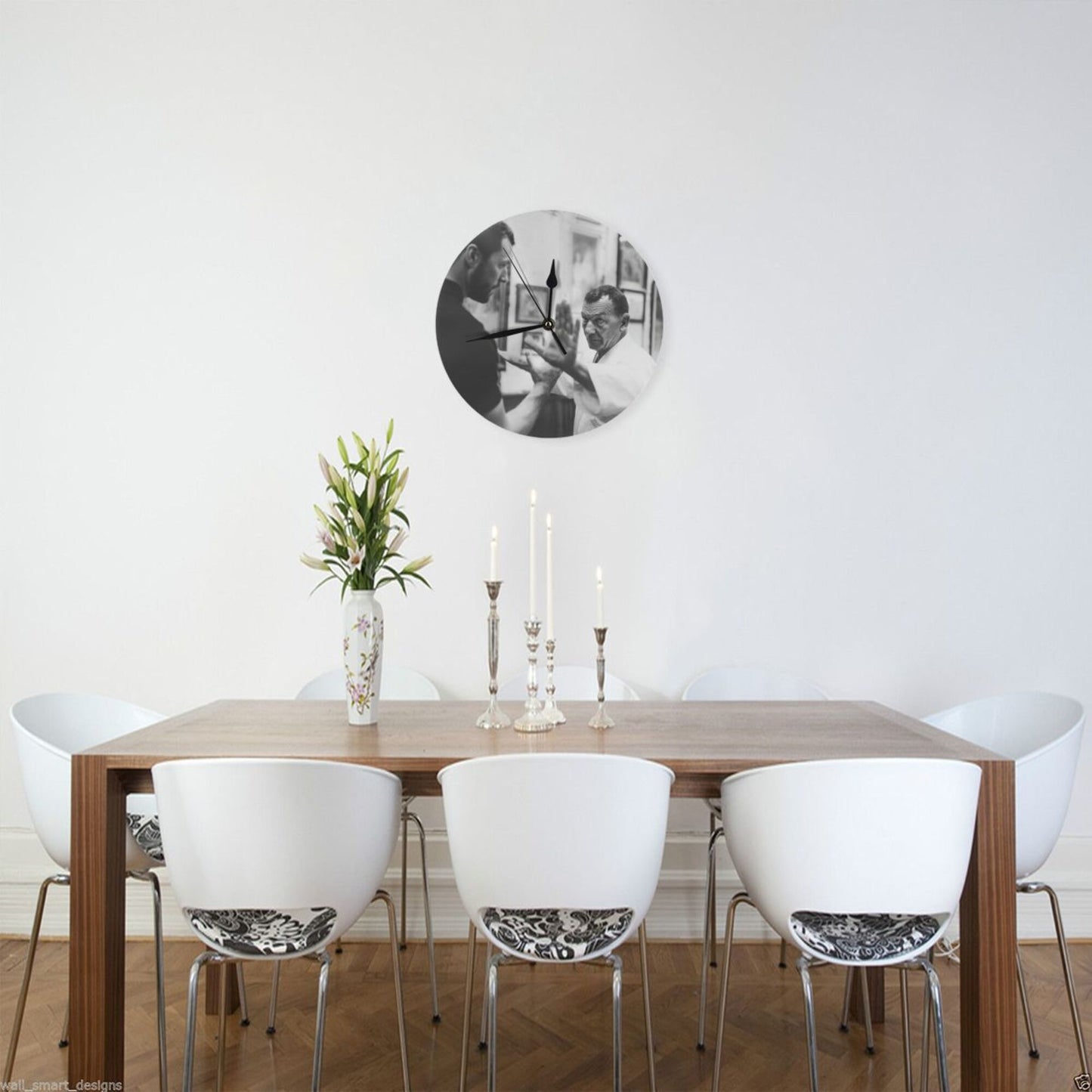 Round Wall Clock with Martial Arts Sparring Scene, Silent Decorative Clock for Living Room & Study (Diameter 25cm)