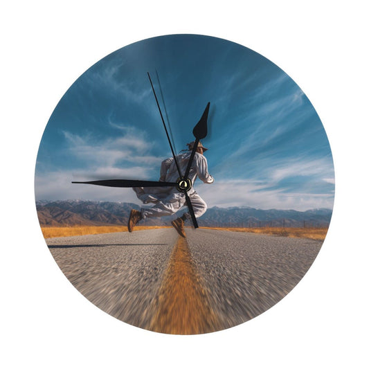 Round Wall Clock with Outdoor Running Art Scene, Creative Decorative Silent Clock for Living Room & Bedroom (Diameter 25cm)