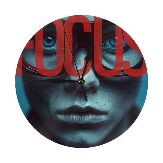 Round Wall Clock with “Focus” Art Portrait Scene, Creative Decorative Silent Clock for Living Room & Study (Diameter 25cm)