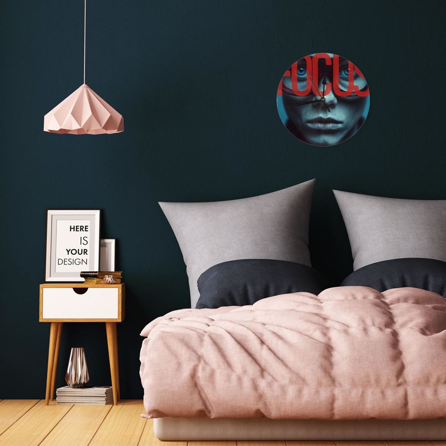 Round Wall Clock with “Focus” Art Portrait Scene, Creative Decorative Silent Clock for Living Room & Study (Diameter 25cm)