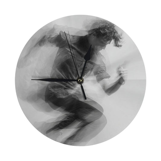 Round Wall Clock with Dynamic Portrait Art Scene, Creative Silent Decorative Clock for Living Room & Study (Diameter 25cm)